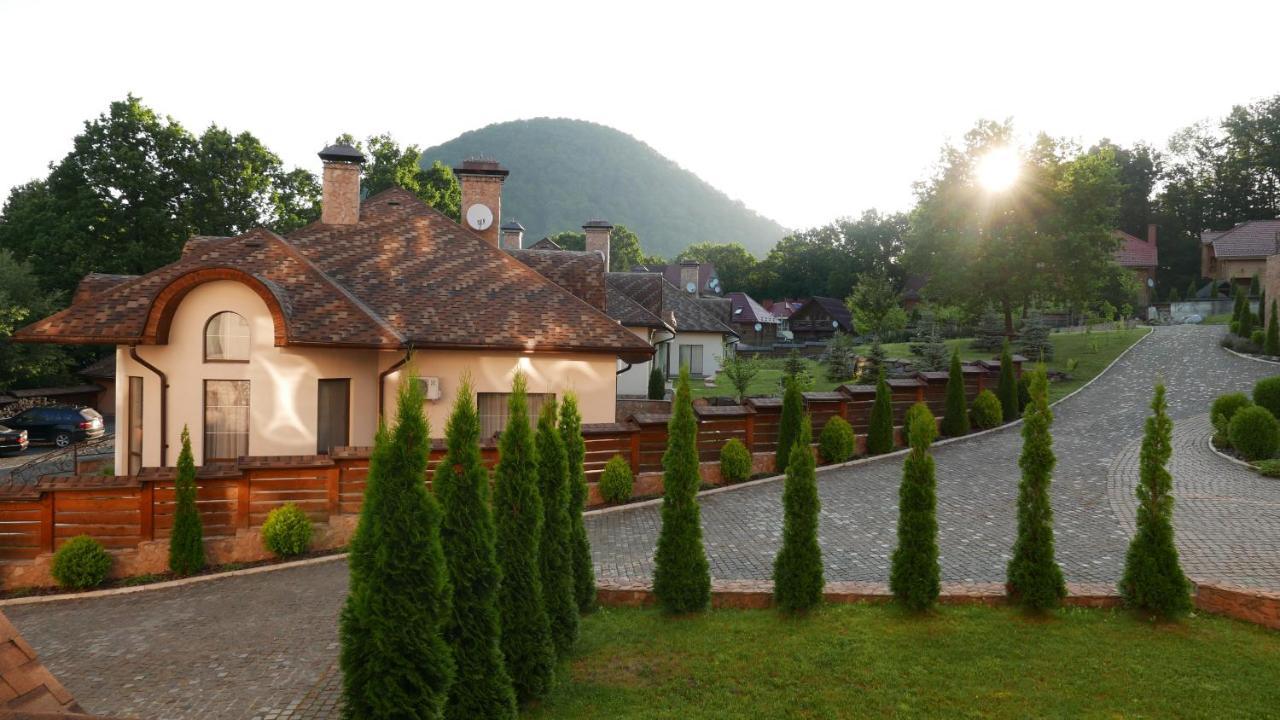 Letizia Country Club Отель Шаян